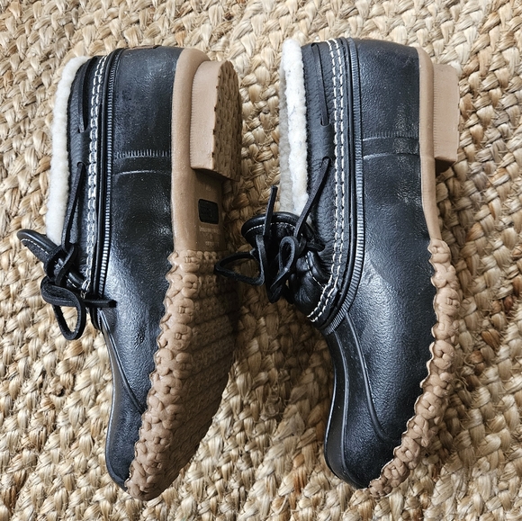 Women's L.L. Bean Boots Rubber Mocs Black Size 8 - Picture 2 of 7
